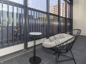 4flats MONOCHROME Квартира у набережной Невы в ЖК бизнес-класса