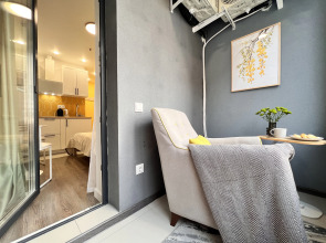 Апартаменты для двоих с выходом на набережную