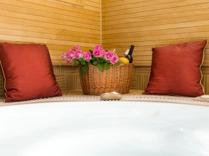 Отель Boutique Seven Days