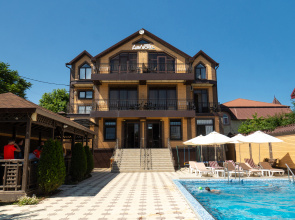 DeLyuks Hotel