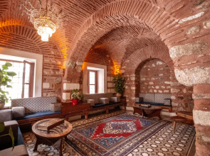 Отель Seven Hills Palace