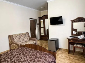 Отель Кавказ