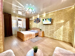 Апартаменты двухкомнатные в Центре Города на 5 этаже (рядом с набережной р. Волга)