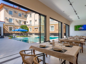 Grand Nur Hotel