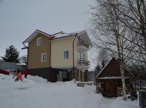 Lyubimy Prichal 3-Iy Etazh Apartments