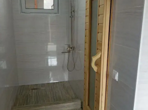 Частный дом у леса