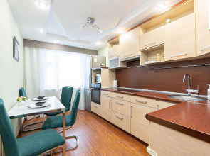 Апартаменты двухкомнатные  на Мещерском бульваре 3/3 .м.Cтрелка. Сова-Дом