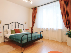 Апартаменты двухкомнатные Live in Karelia в центре у набережной Ленина 3