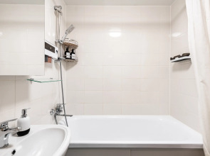 Квартира Большая Белая Кингсайз