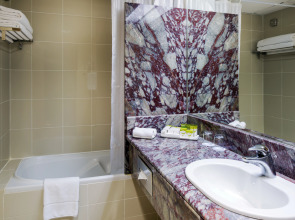 Отель Novel City Center