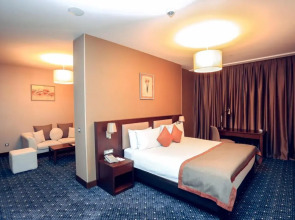 Parkside Hotel & Apartments