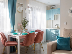 Apartamenty Kanikuly v Kenige 2-k Flamingo v centre radom s Uznym vokzalom