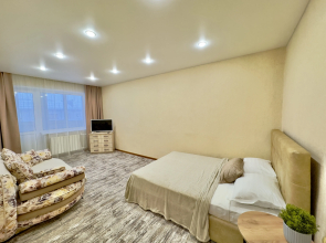 Svetlaya 1-Komnatnaya Krovaty+divan v Tsentre Goroda Flat