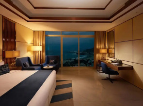 Курортный отель Royal M Al Aqah Beach Resort by Gewan