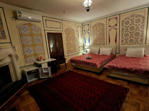 Chor Minor 90 m do tsentra goroda s Nami Nedorogo i Krasivo Hotel