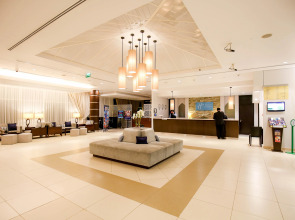 Holiday Inn Express Dubai Internet City an IHG Hotel