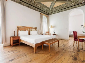 Adahan DeCamondo Pera, Autograph Collection