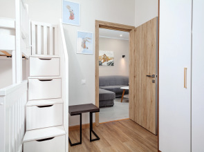 Апартаменты для Большой Семьи с Тремя Балконами