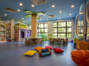 Отель Merit Crystal Cove Casino & SPA
