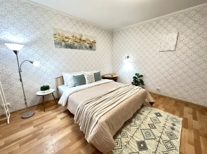 Apartamenty s bol'soj kuhnej i balkonom