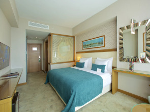 Momento Golden Horn Hotel