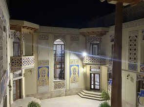 Отель Ayvan Plaza