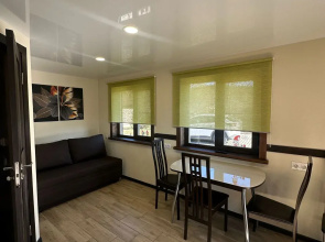 Domik Na Tsvetochnoy Guest House