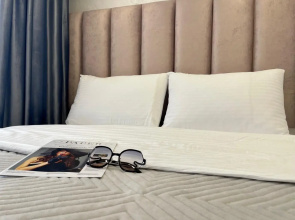 Dizaynerskaya Ryadom S Morem Flat