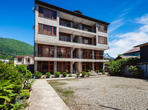 Amza Hotel