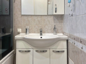 Апартаменты "Granada" Отличный вариант двухкомнатной квартиры в центре города недалеко от ЖД Вокзала