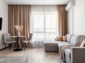 Квартира С Подиумом и выдвижной кроватью дизайнерская