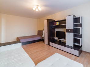 Апартаменты 1 Яр-сутки на Угличской 3