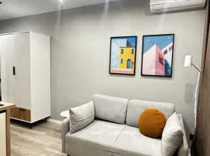 Suyutnaya Komfortnaya s Balkonom v ZHK Kislorod Flat