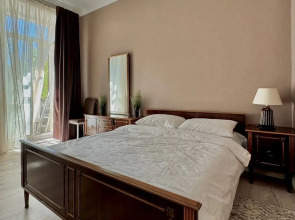 Апартаменты Шикарная уютная Трешка возле Площадь Победы