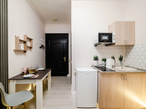 Апартаменты Жуковского 1/2/10 с2 (104)