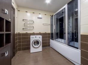 Квартира Тёплая солнечная возле БЦ Первая Башня