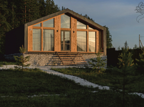 Laskin Domik Private house