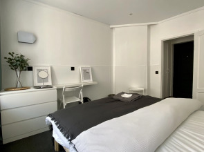 Апартаменты Серебрянический 11