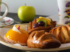 Апартаменты АЛЛиС-ХОЛЛ Малышева 42а