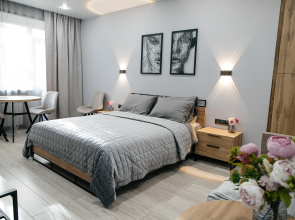 TroeSutokApart Komsomolskaya 48 Flat