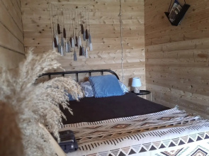 Sherifa V Gorakh Na Krayu Lesa Private House