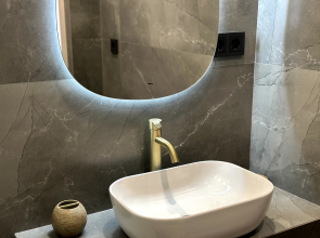 Аппартаменты "Эленика" двухкомнатная квартира в Махачкале с видом на озеро и мечеть