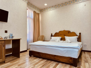 Отель Ayvan Plaza