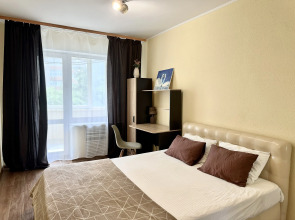 Апартаменты трехкомнатные на Океанском проспекте 140