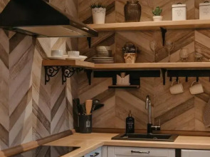 Студия на Ивана Сусанина 41