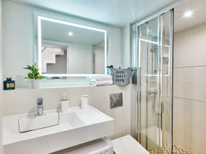 Апартаменты EasyGuest в ЖК Бизнес-класса "Loft Fm"