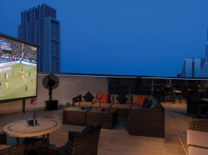 Carlton Downtown Hotel