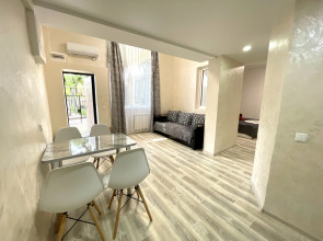 Апартаменты на Набережной Ялты