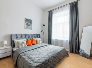 Апартаменты у Дворцовой площади DereMRents ДереМРентс