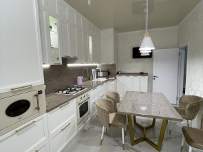 U Morya V Tsentre Gelendzhika Apartments
